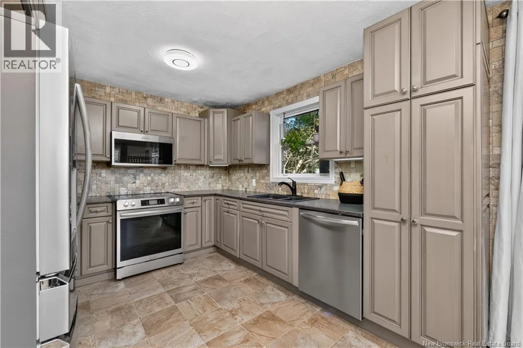 83 Renfrew
