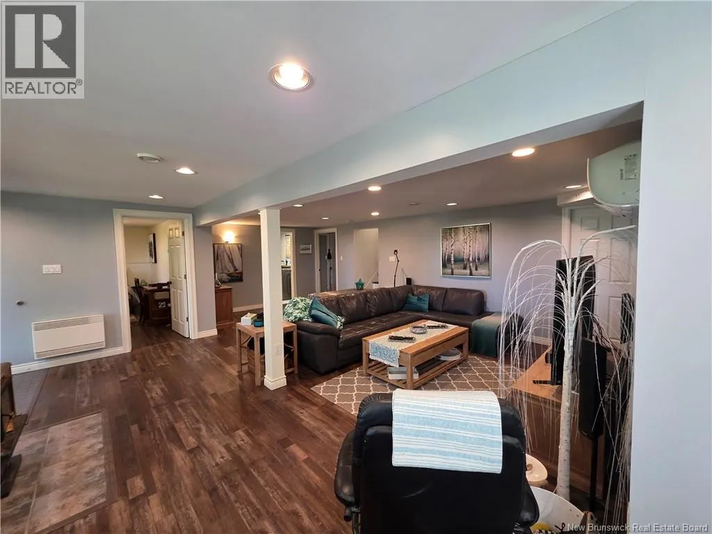 28 River Lane