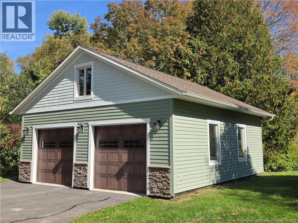 28 River Lane