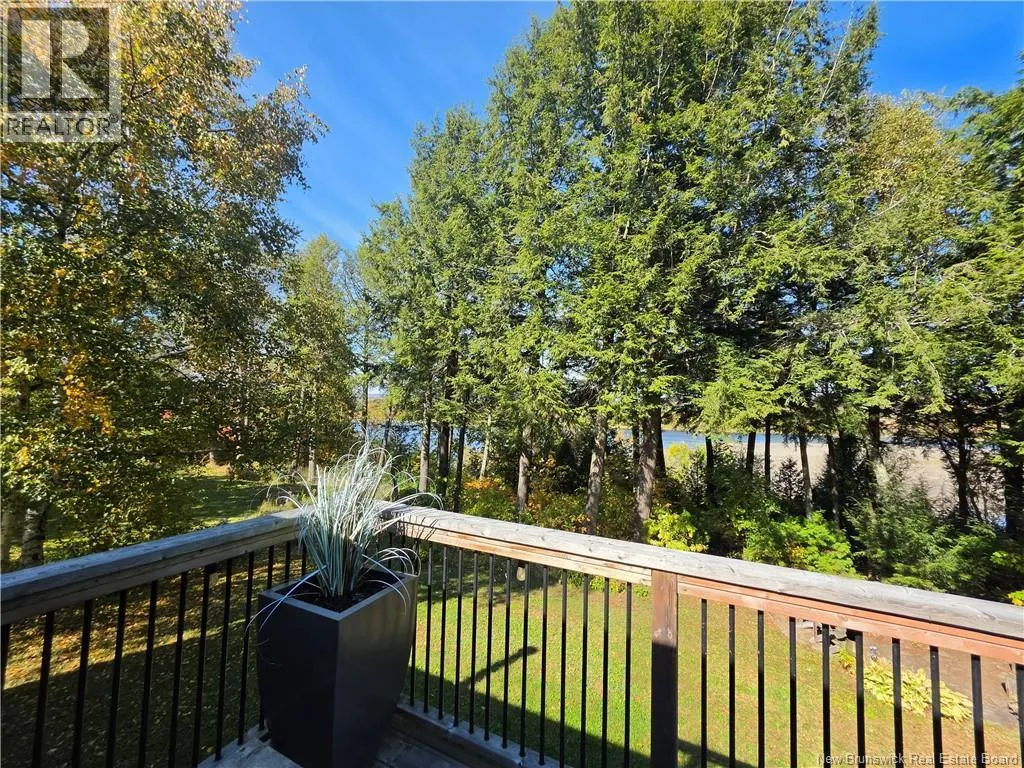 28 River Lane