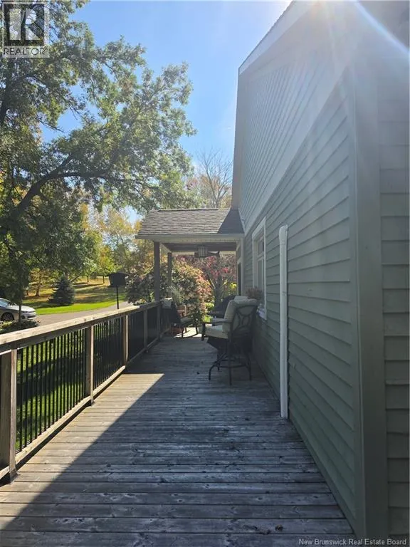 28 River Lane