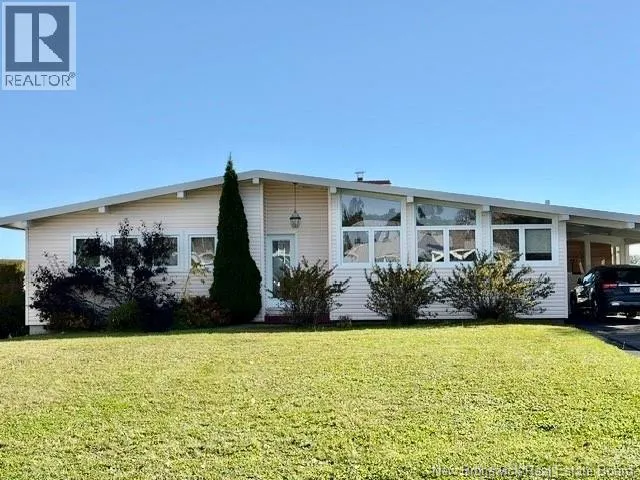 1015 Winton Crescent