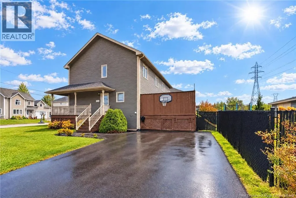 15 Stillwater Drive
