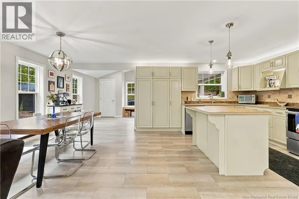 21 Mountain View Crescent