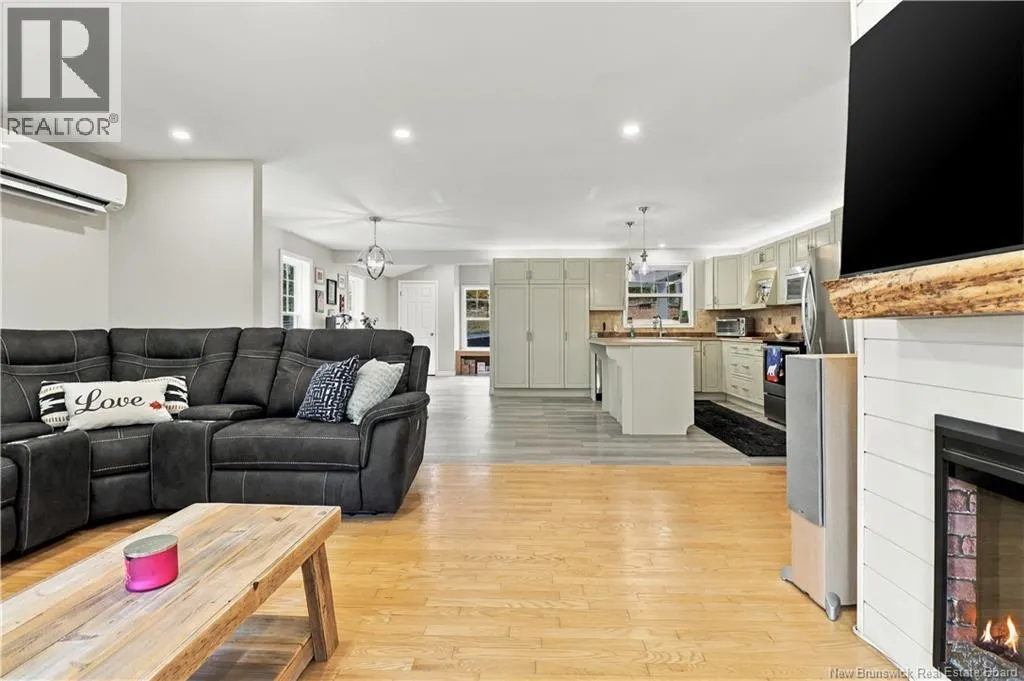 21 Mountain View Crescent