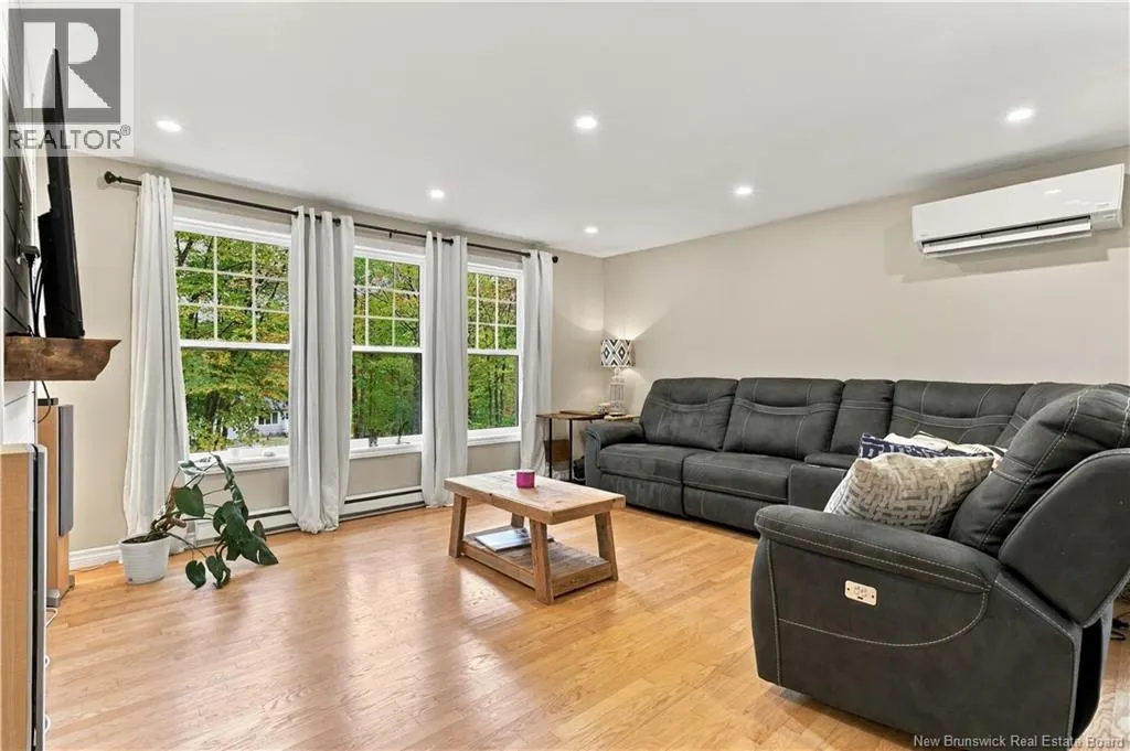 21 Mountain View Crescent
