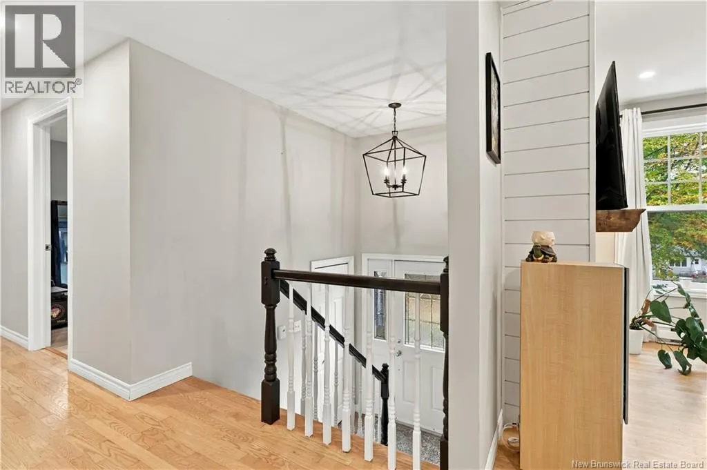 21 Mountain View Crescent