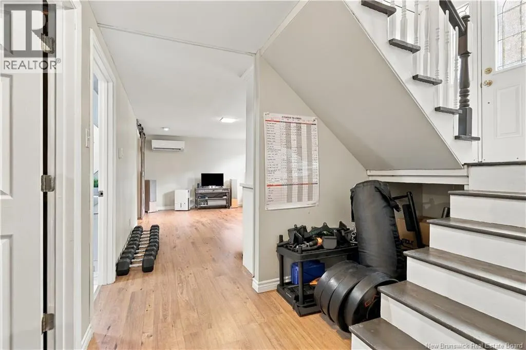 21 Mountain View Crescent