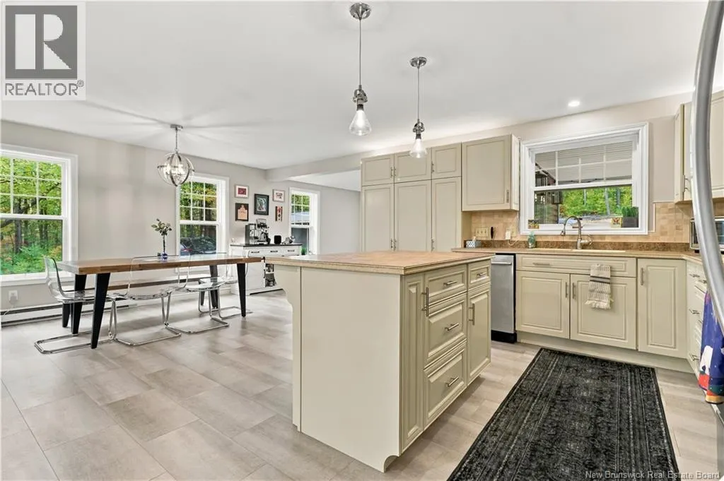 21 Mountain View Crescent