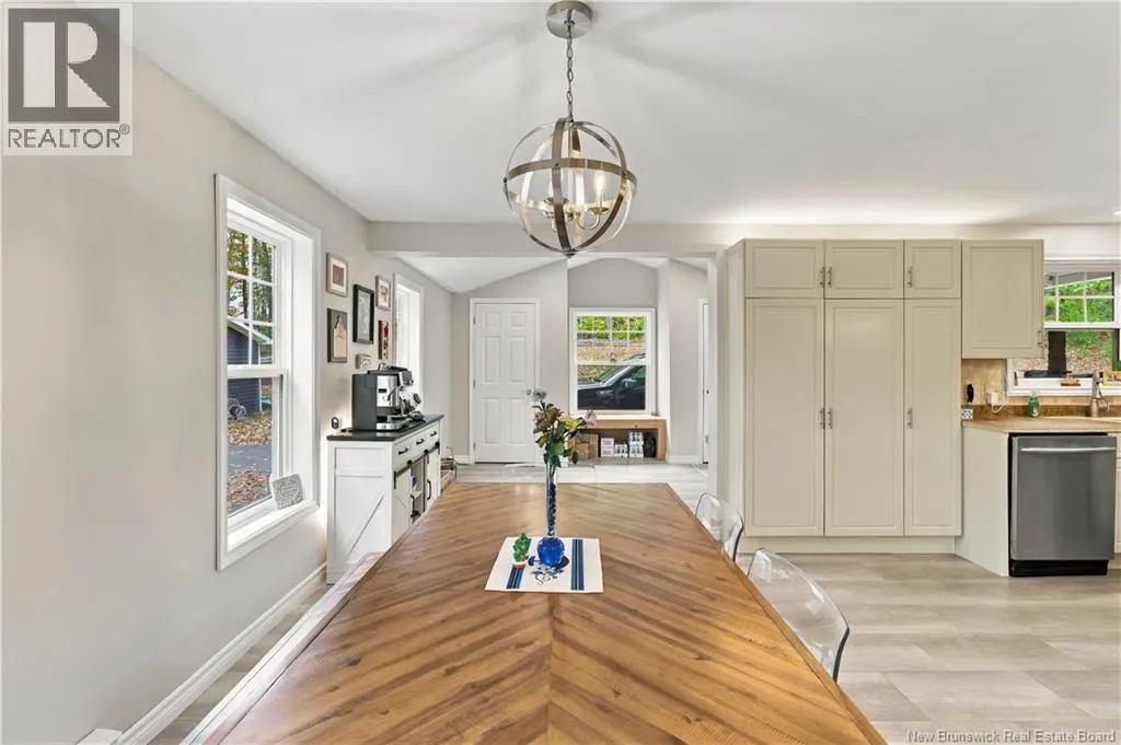 21 Mountain View Crescent