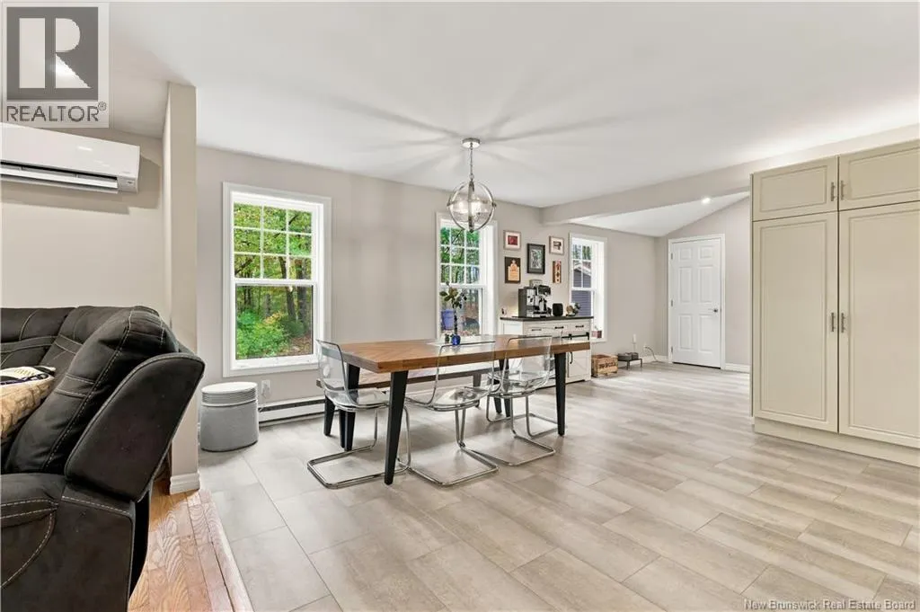 21 Mountain View Crescent