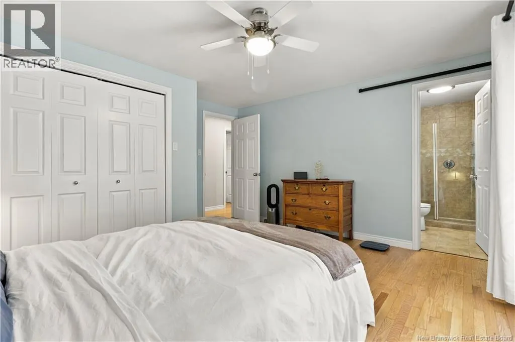 21 Mountain View Crescent