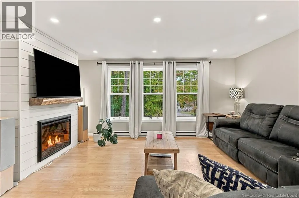 21 Mountain View Crescent