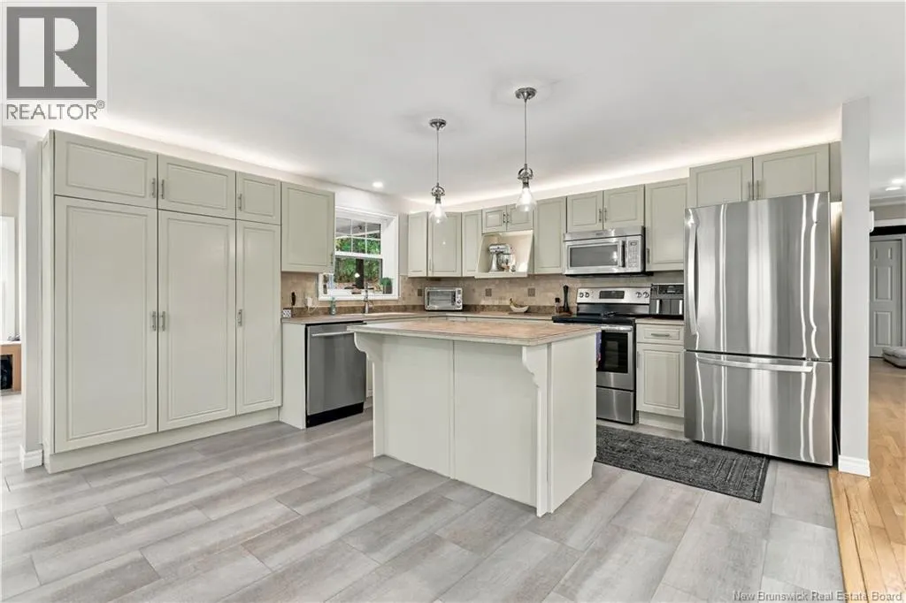 21 Mountain View Crescent