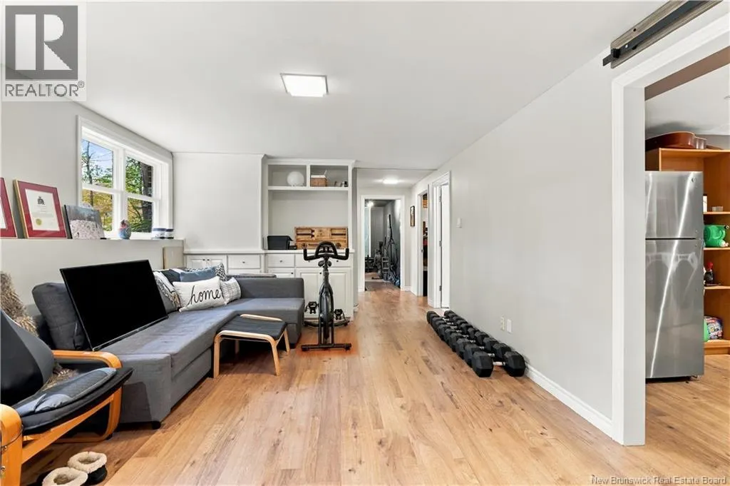 21 Mountain View Crescent