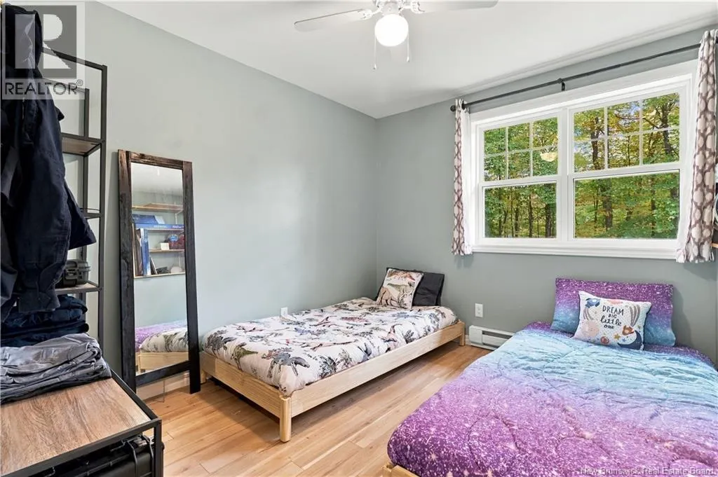 21 Mountain View Crescent