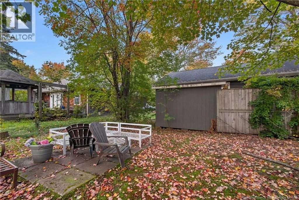 11 Redwood Avenue