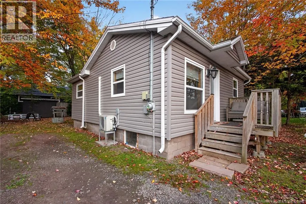 11 Redwood Avenue