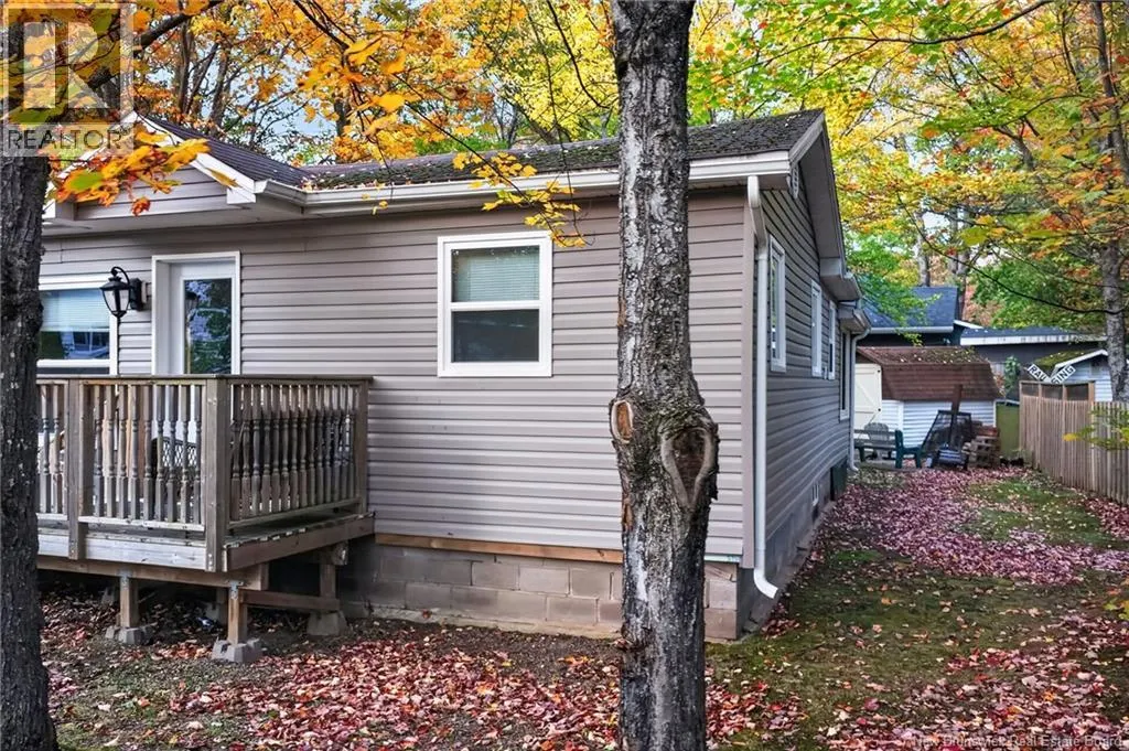 11 Redwood Avenue