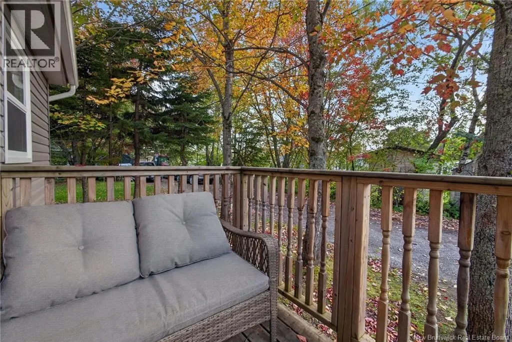 11 Redwood Avenue