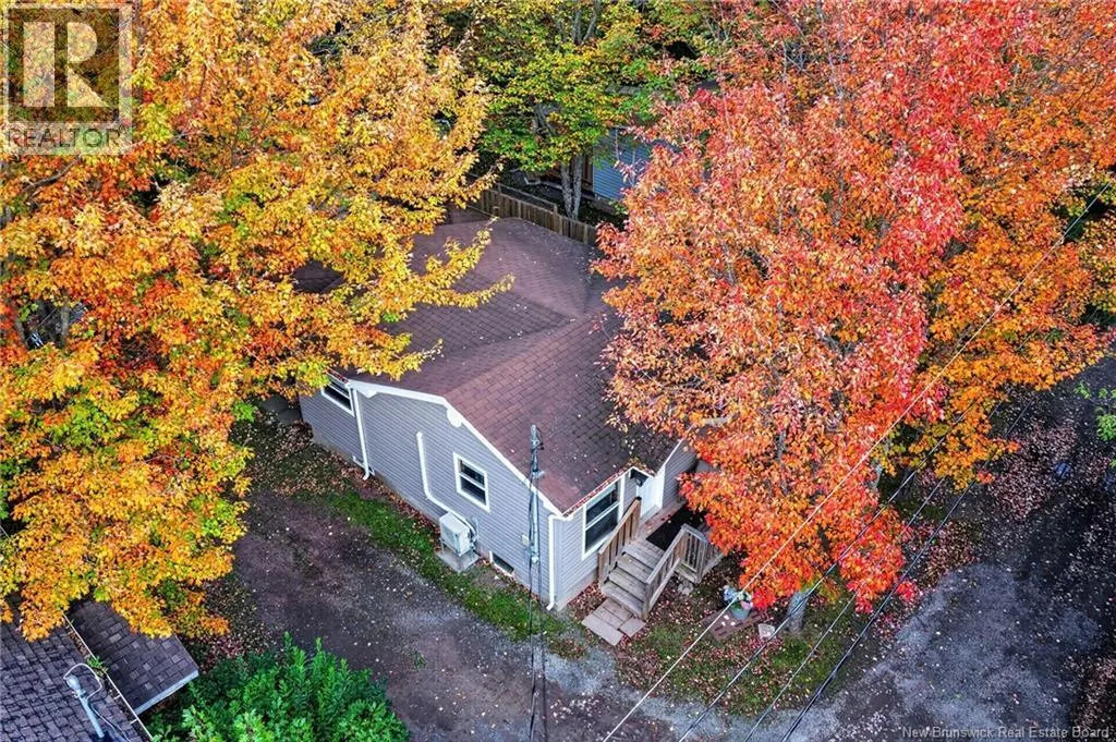 11 Redwood Avenue