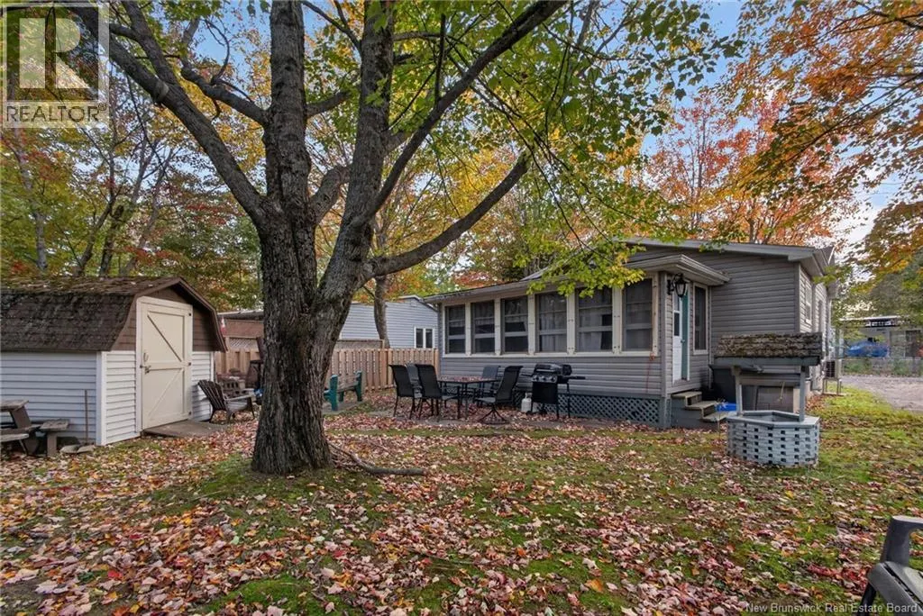 11 Redwood Avenue