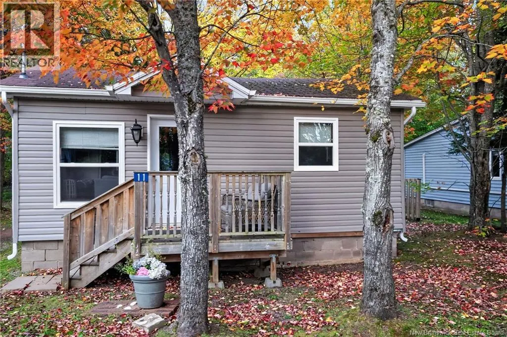11 Redwood Avenue
