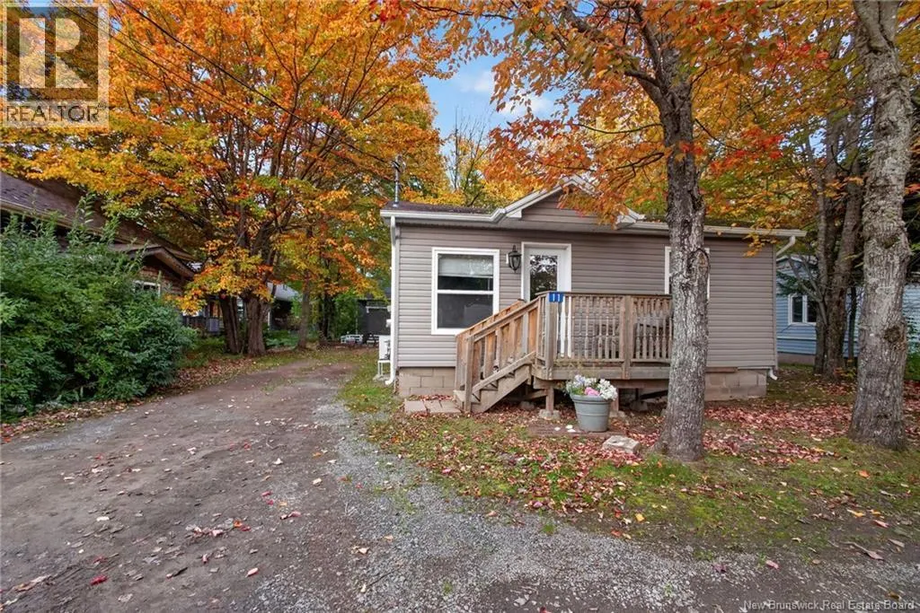 11 Redwood Avenue