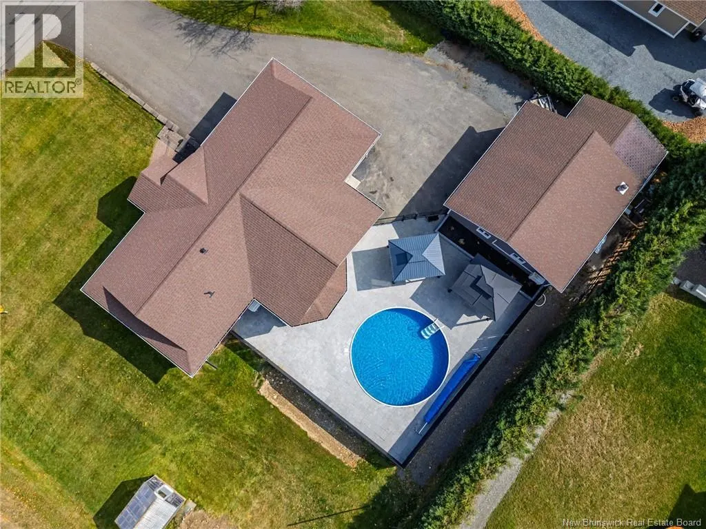 76 Rue McClure