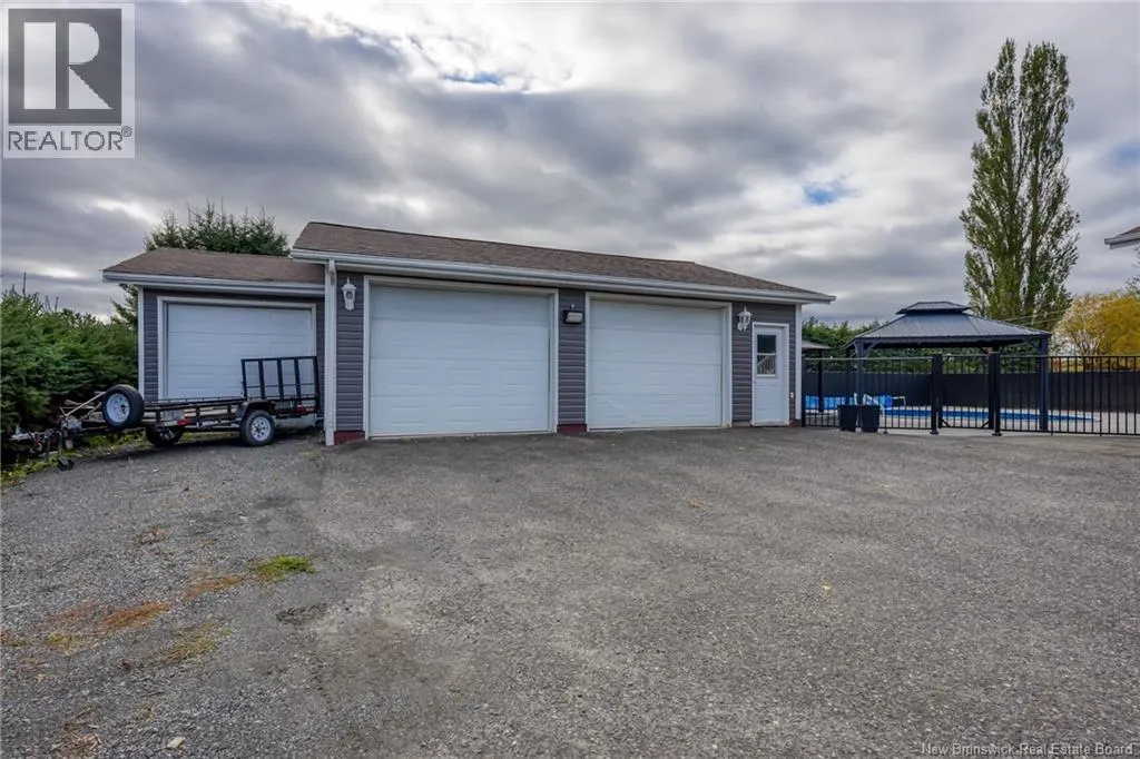 76 Rue McClure