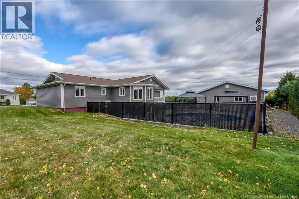 76 Rue McClure