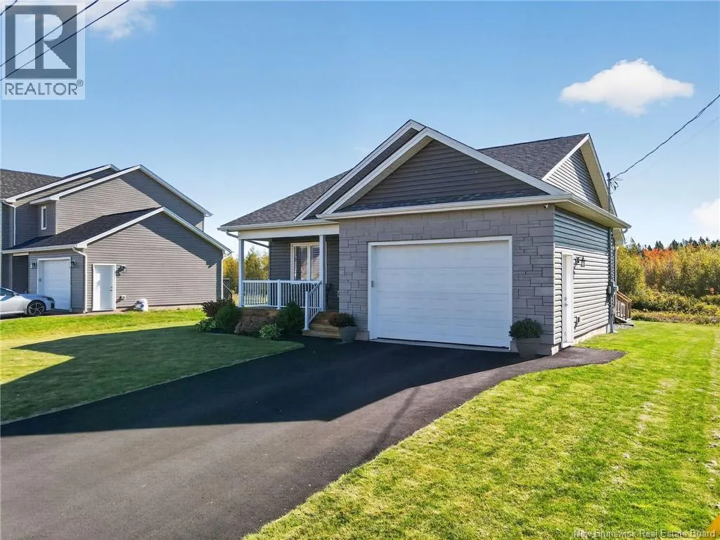 36 Luxor Drive