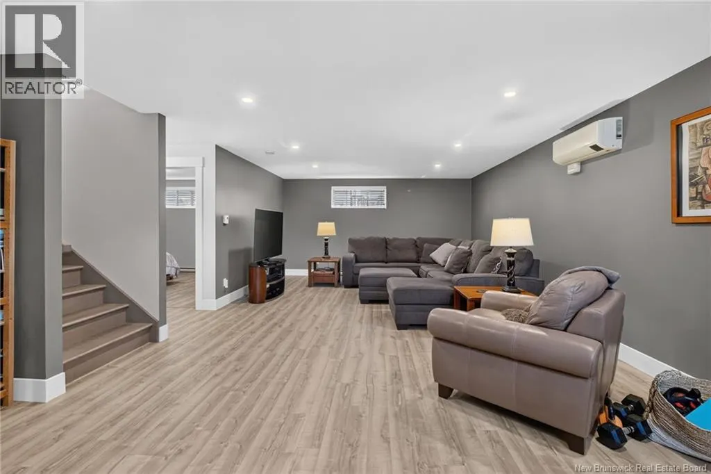 36 Luxor Drive