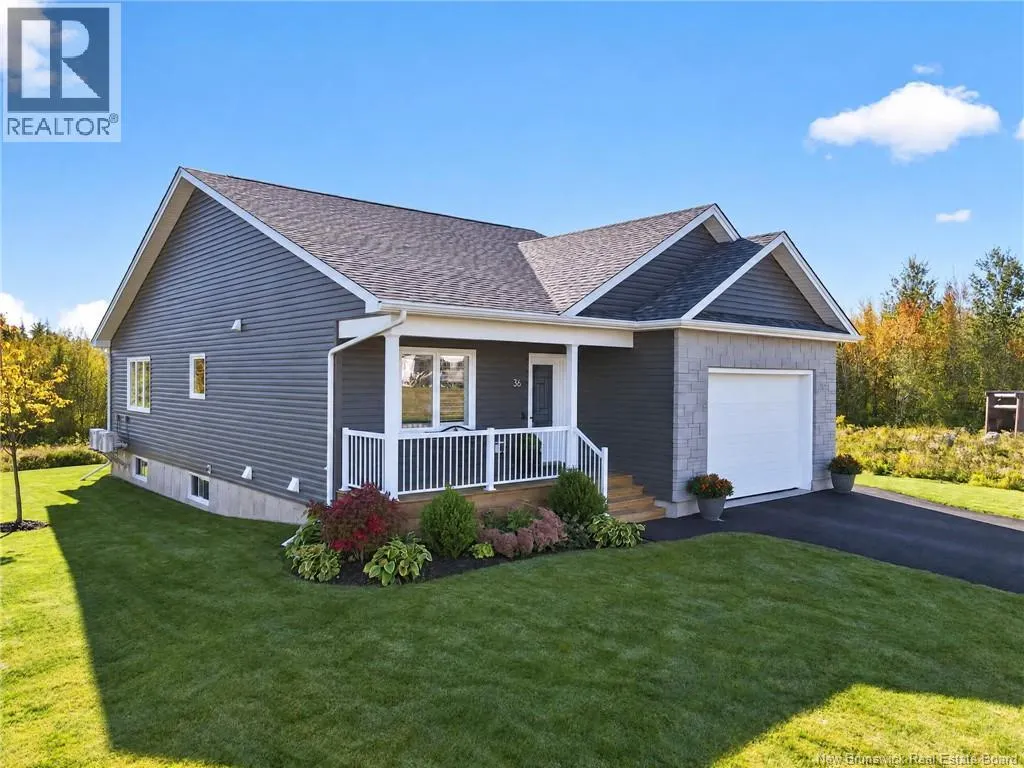 36 Luxor Drive