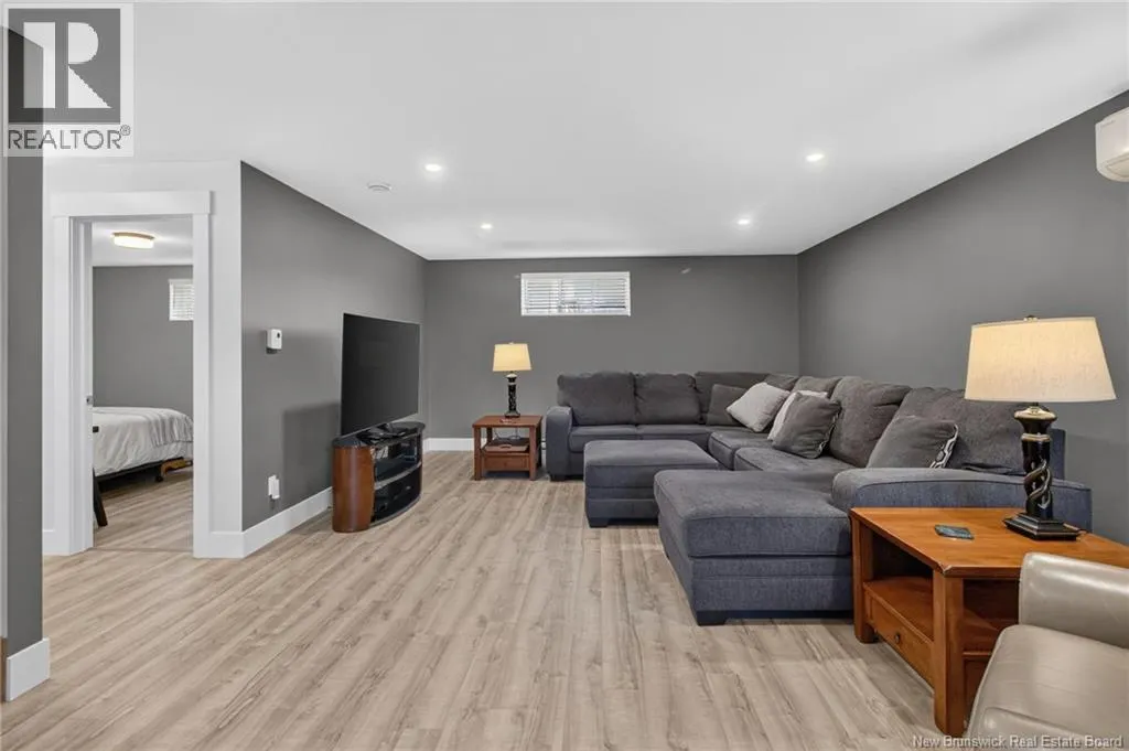 36 Luxor Drive