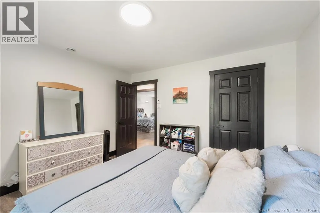 32 Riverbend