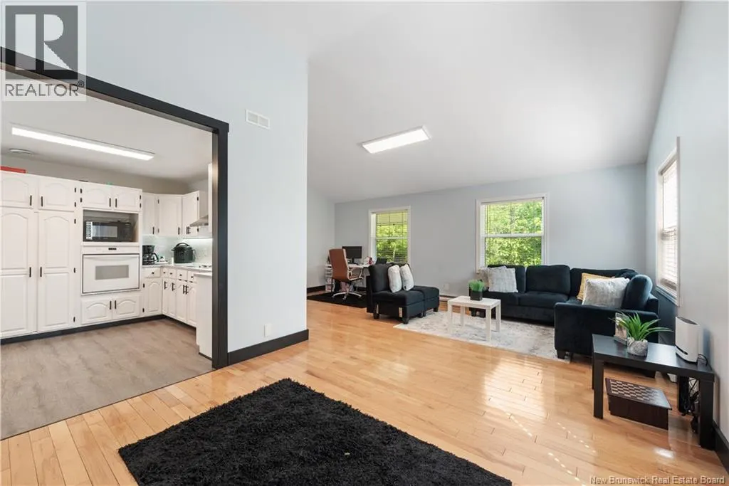 32 Riverbend