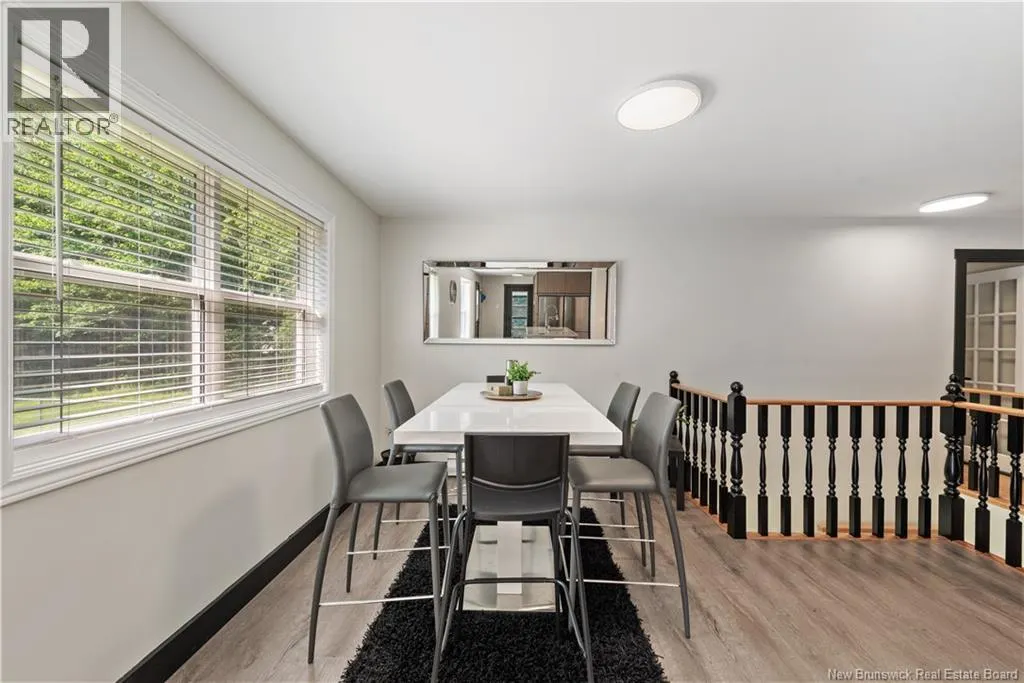 32 Riverbend