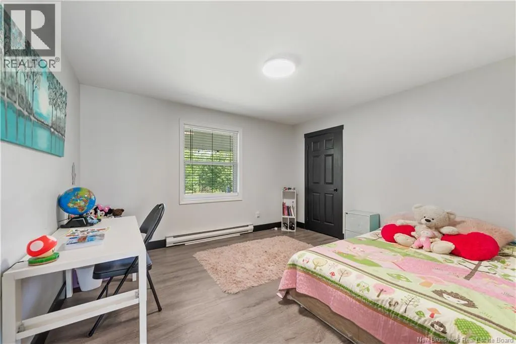 32 Riverbend
