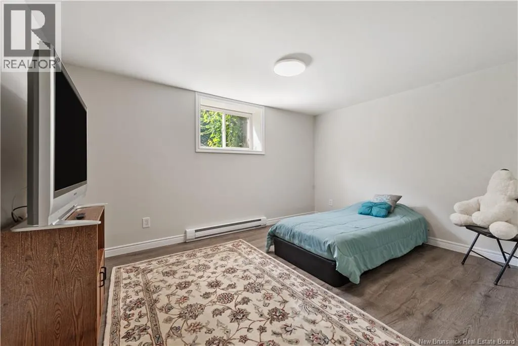 32 Riverbend