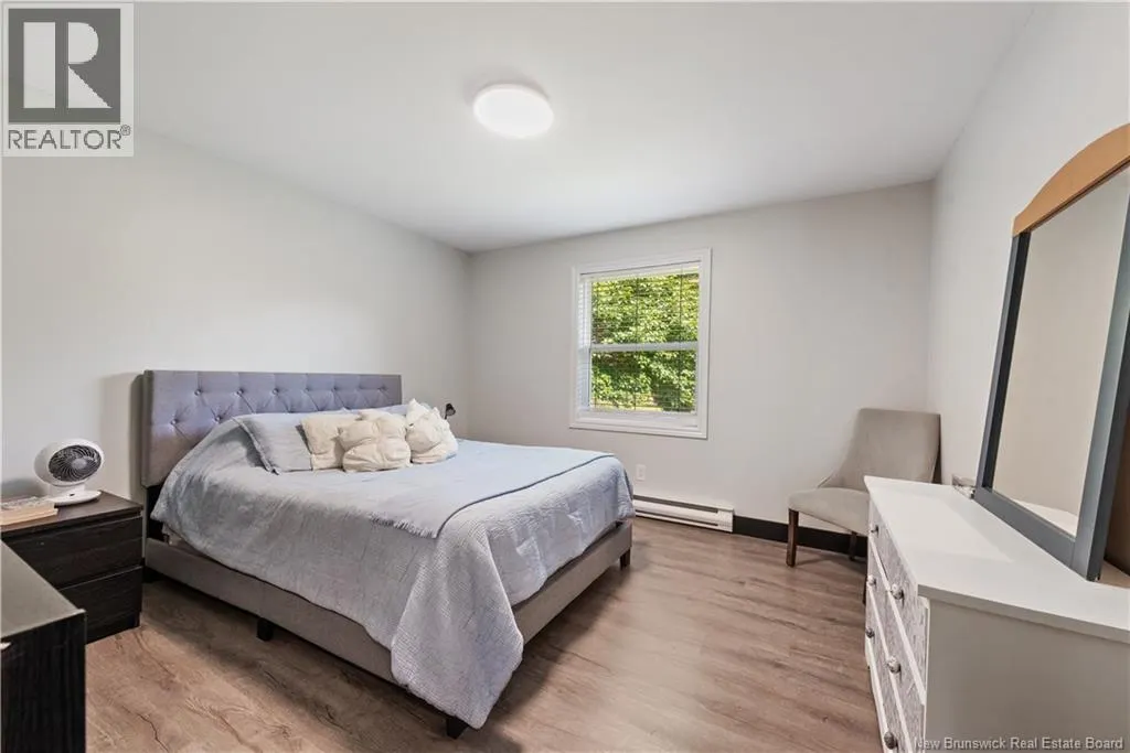 32 Riverbend