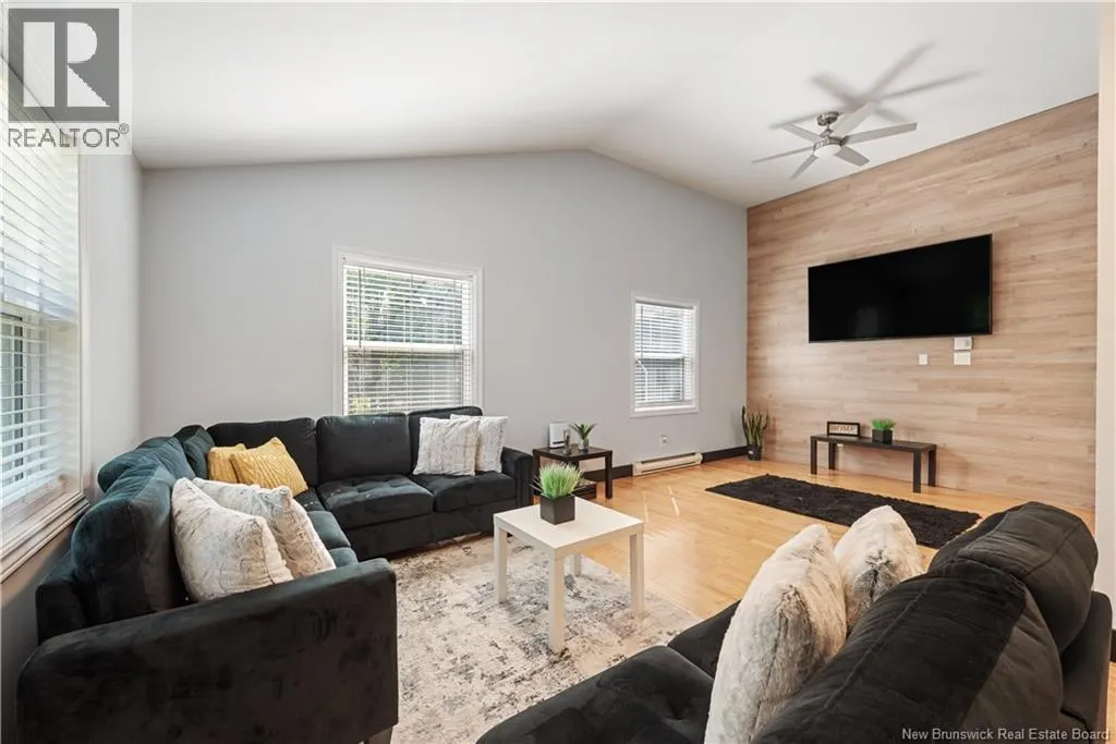 32 Riverbend