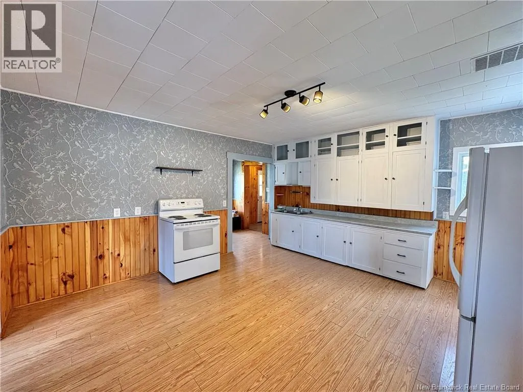 389 East Knowlesville Road