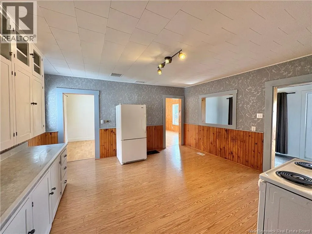 389 East Knowlesville Road