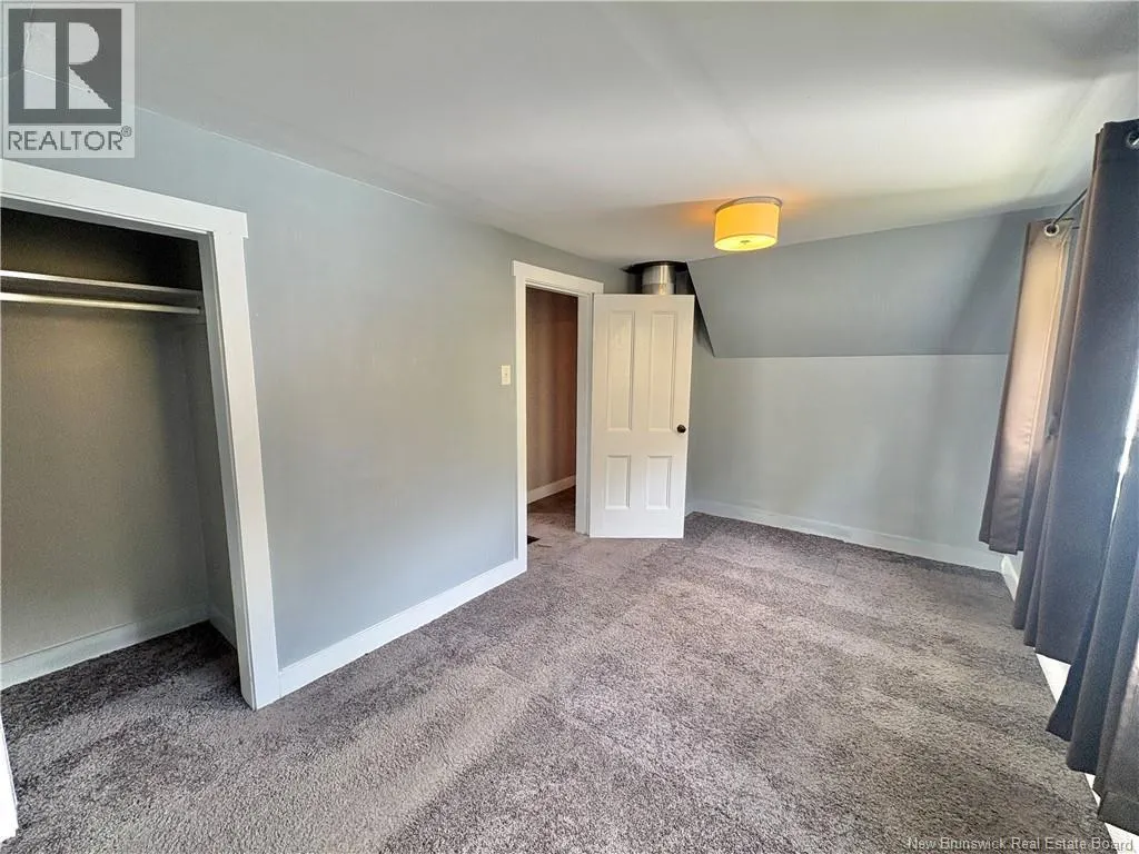 389 East Knowlesville Road
