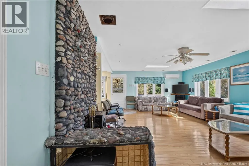 50 Woodland Boulevard