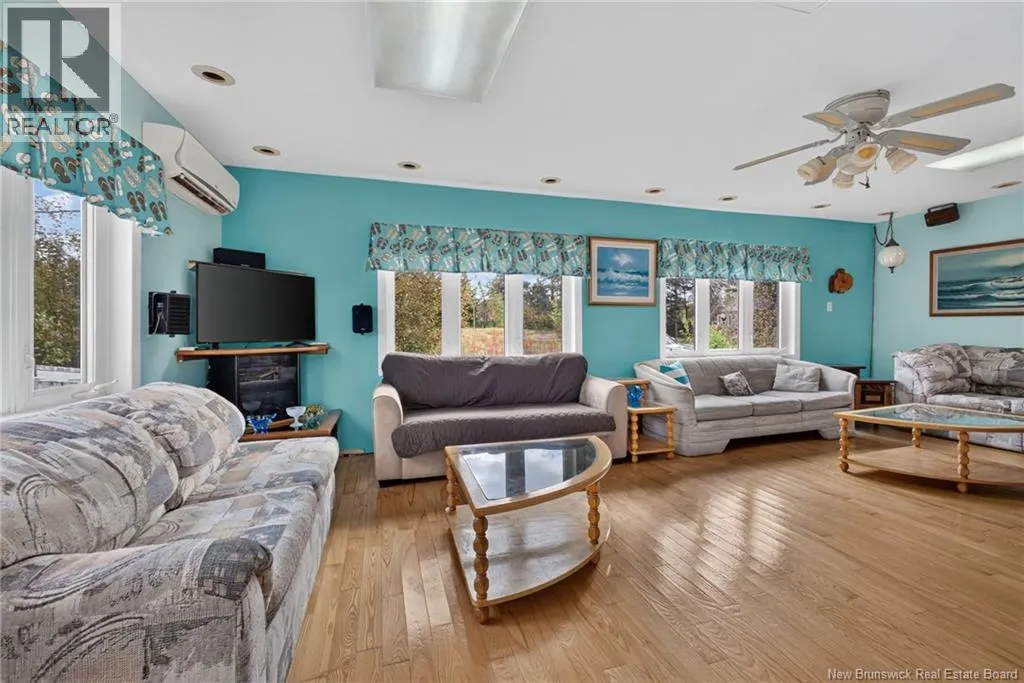 50 Woodland Boulevard