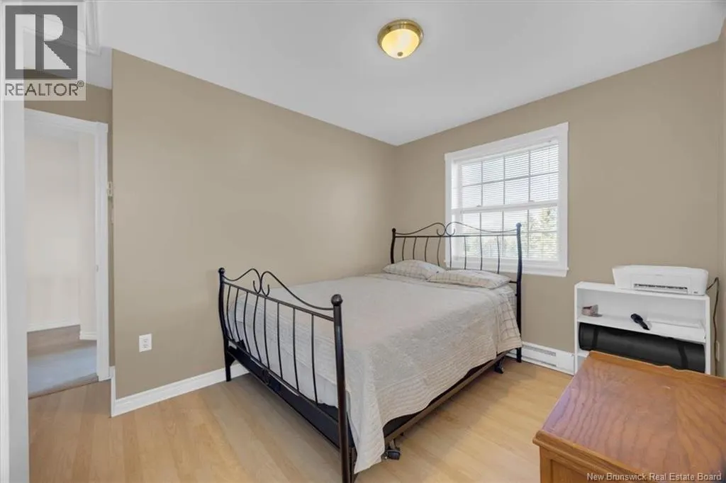 193 King St West