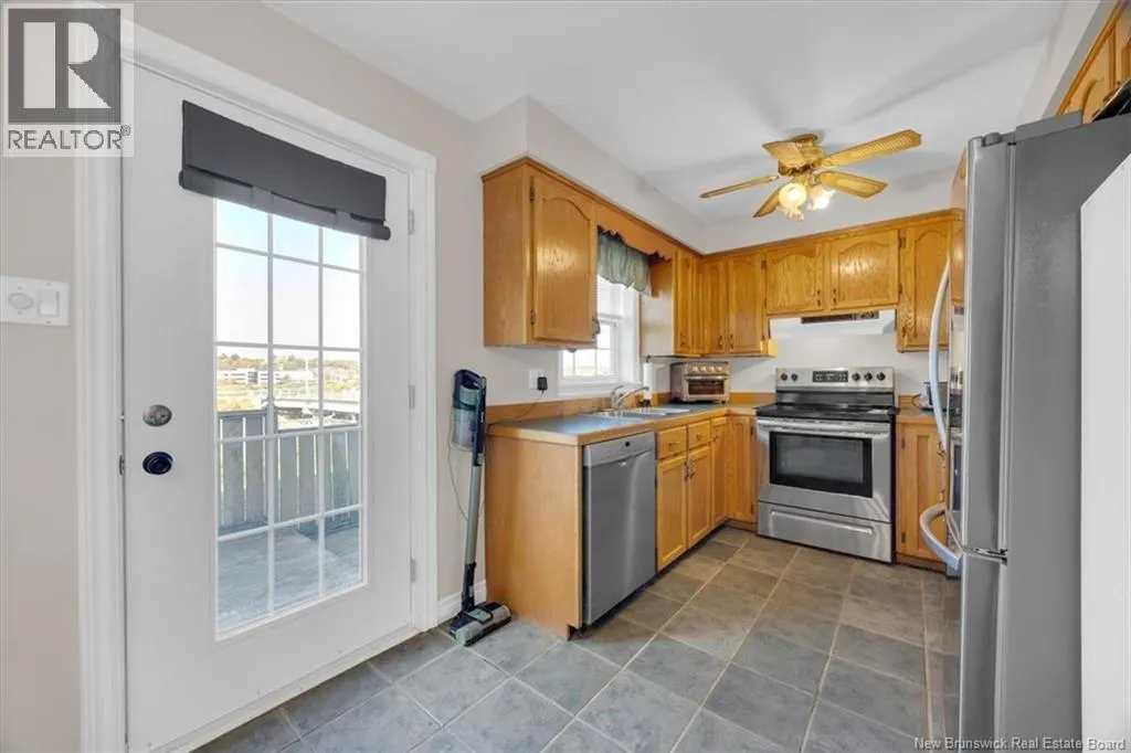 193 King St West