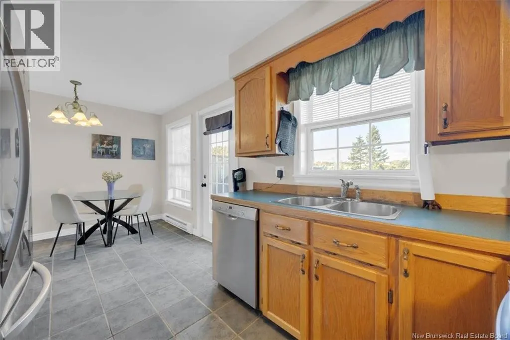 193 King St West